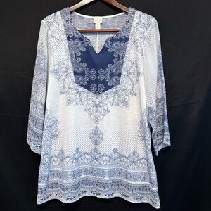 Chico’s Ivory Navy Blue Print Tunic Top V Neck Women’s 2 (L)Resort Boho Vacation